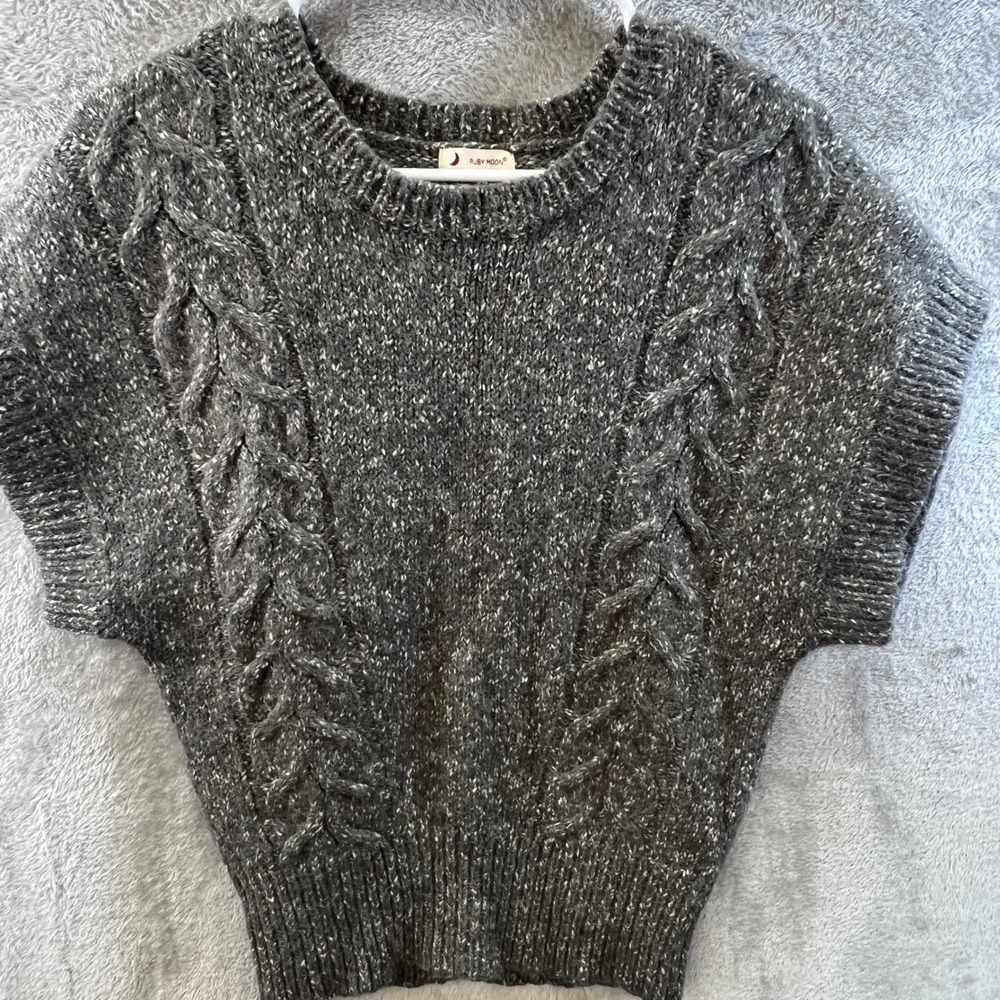 Ruby Moon Gray Cable Knit Cap Sleeve Sweater Alpa… - image 2